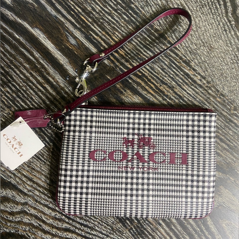 WOMENS COACH PEYTON BLACK WHITE MAROON PLAID CHECKER
ZIP WRISTLET WALLET